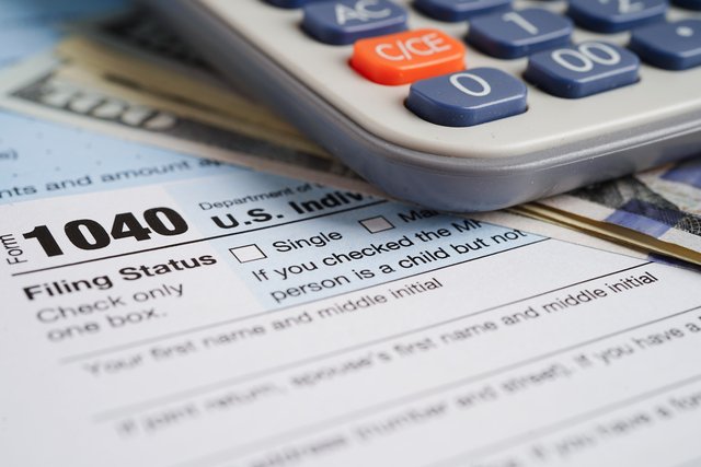 Can both parents claim a child on their taxes