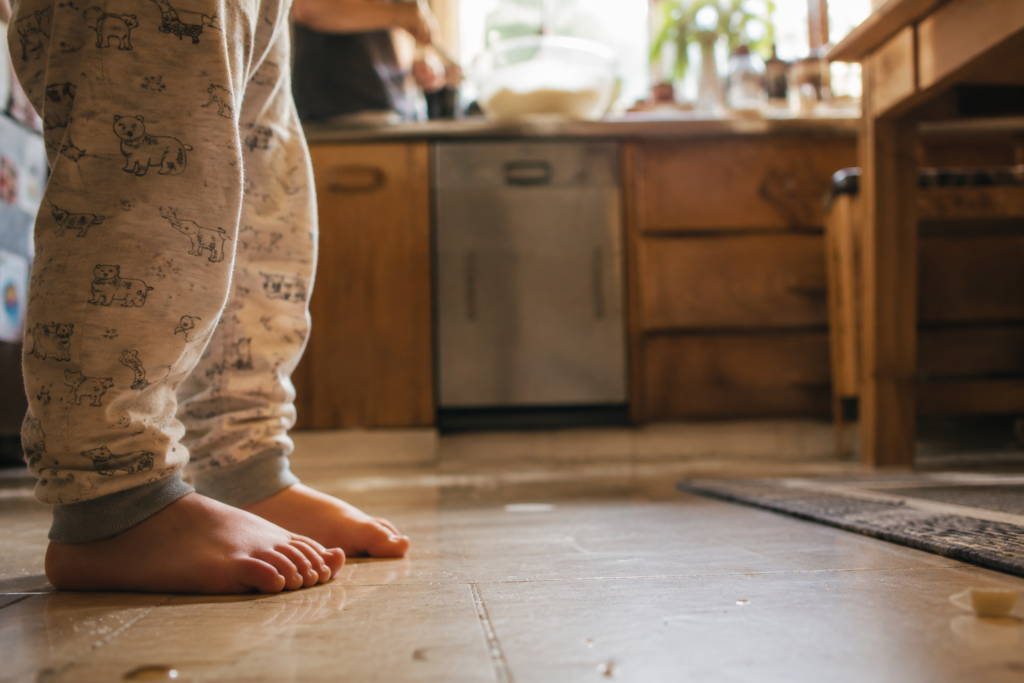 The Toddler Weekend Routine That Keeps the Peace (Without Feeling Like Monday)